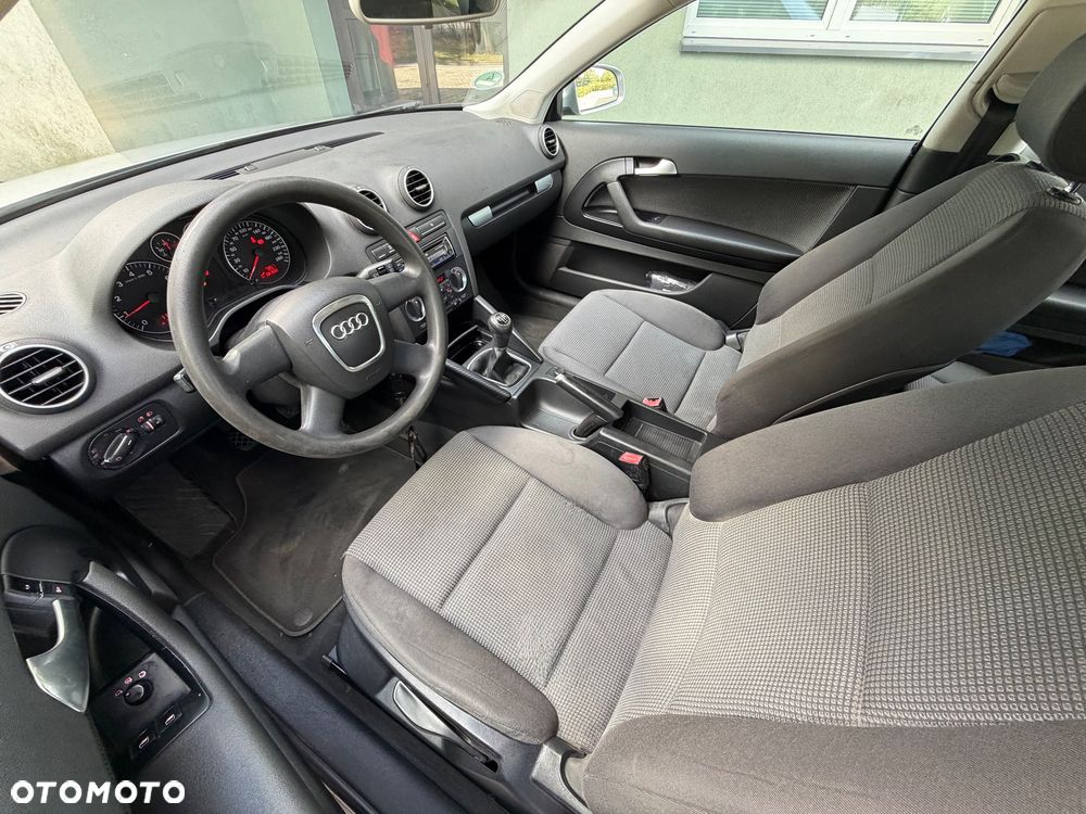 Audi A3 3-drzwiowe 1.6 Ambiente - 5
