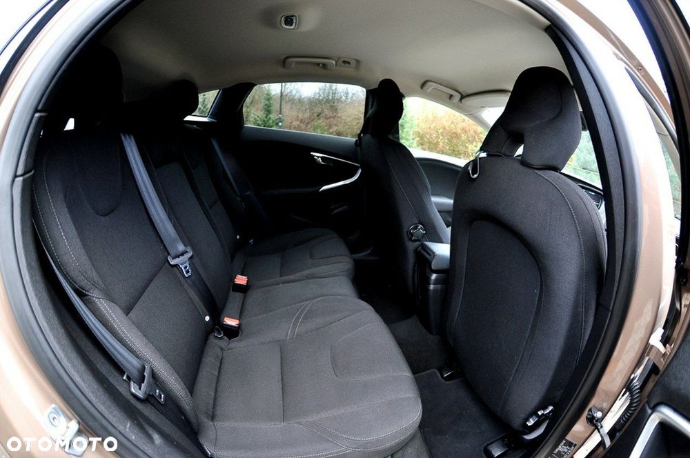 Volvo V40 D2 Momentum - 18