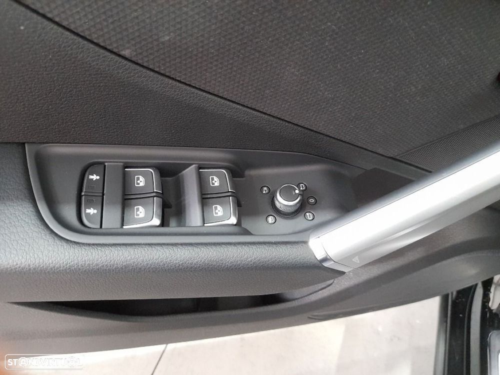 Audi Q2 35 TFSI S line S tronic — fotografia 13