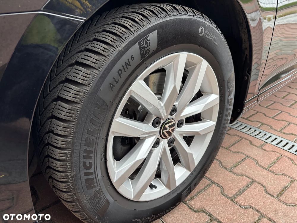 Volkswagen Passat - 28
