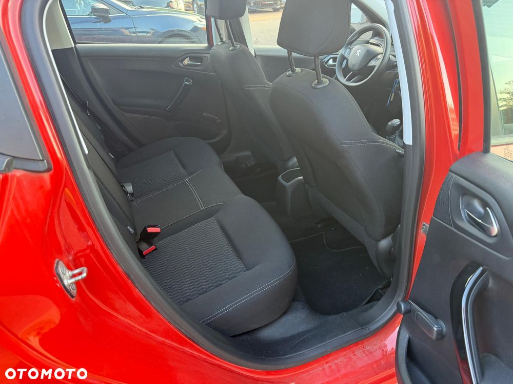 Peugeot 208 1.2 VTi Allure - 16