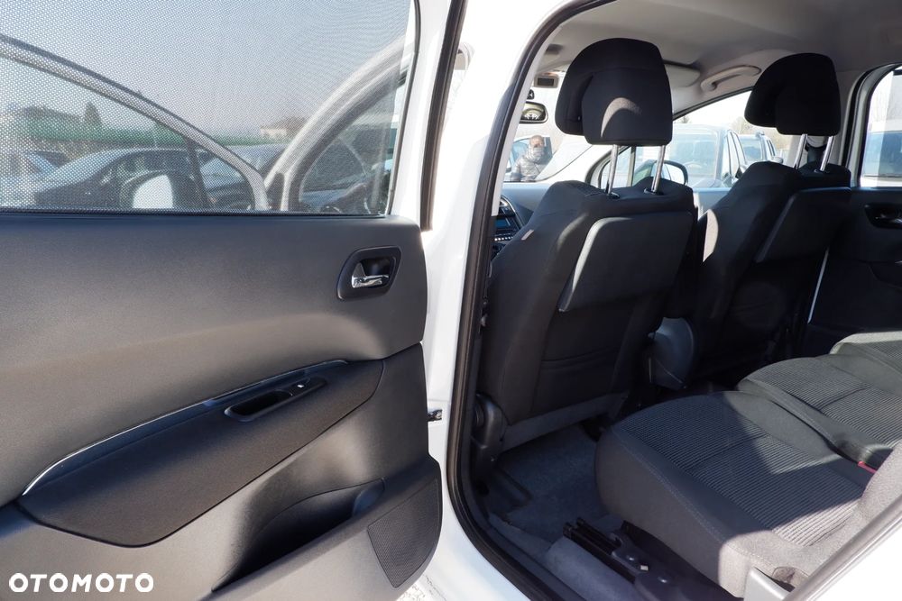 Peugeot 5008 HDI FAP 110 EGS6 Tendance - 27