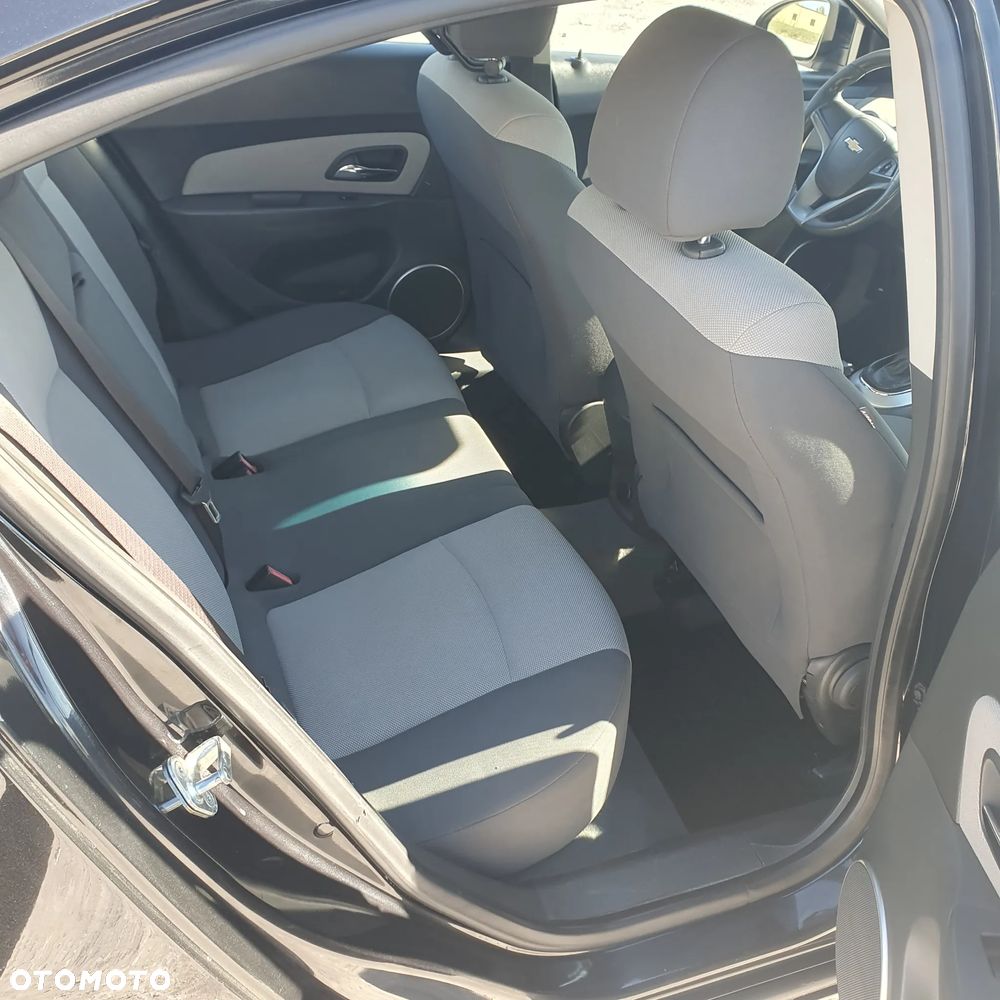 Chevrolet Cruze 1.6 LS - 11