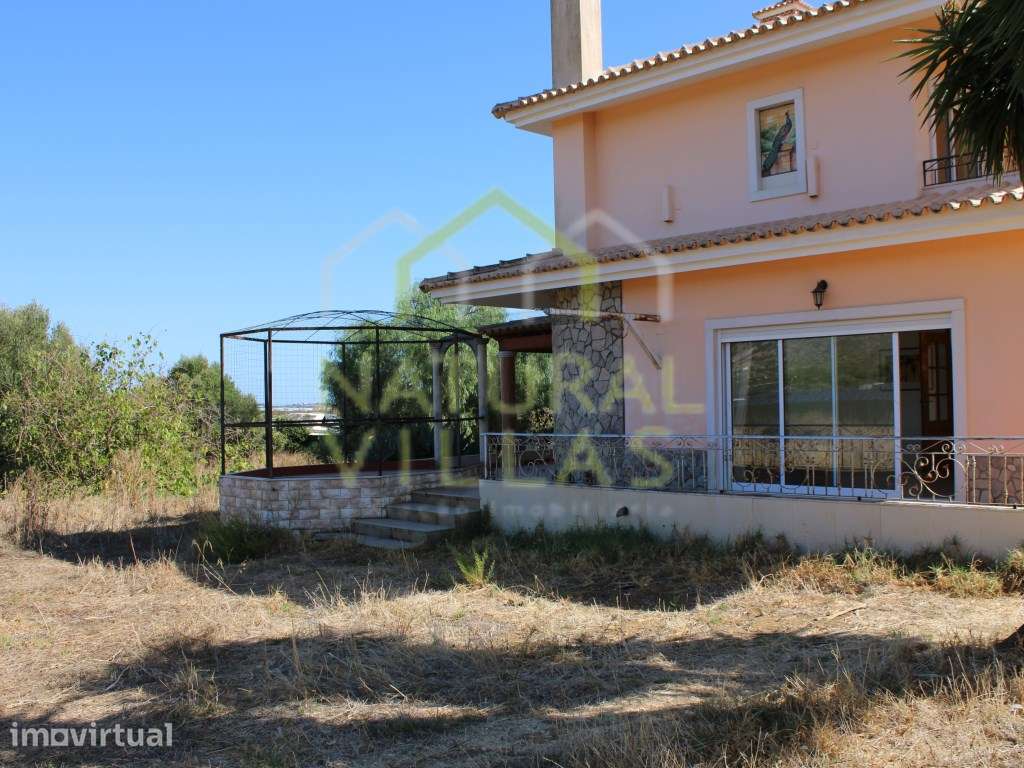 Villa Bárbara com 4 Quartos, Santa Bárbara de Nexe - Grande imagem: 4/26