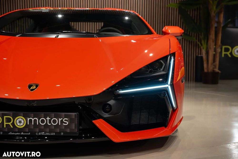 Lamborghini Revuelto - 9