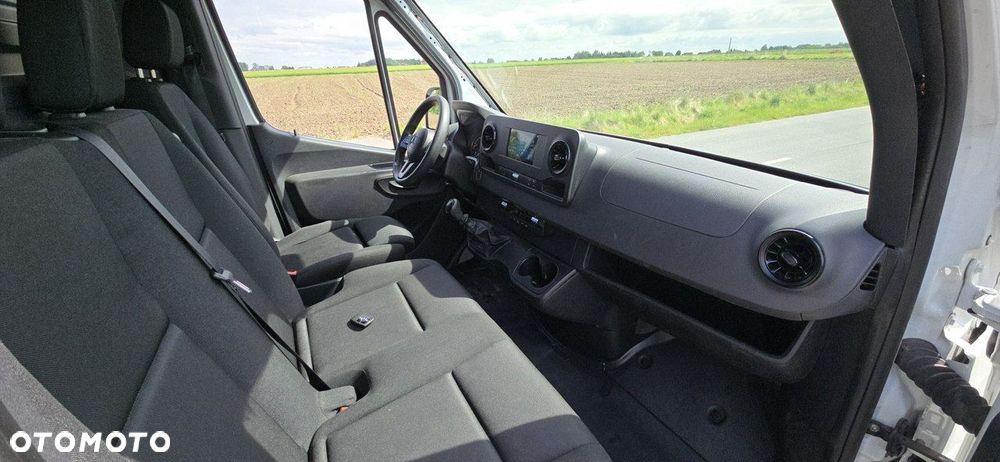 Mercedes-Benz Sprinter - 19