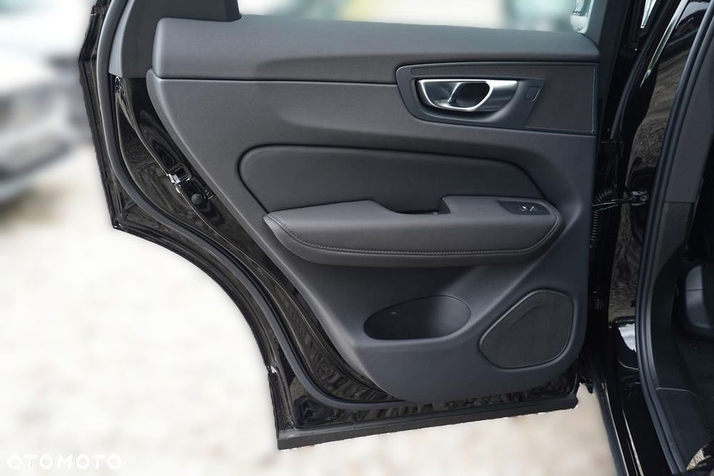 Volvo XC 60 B5 B AWD Ultra Dark - 8