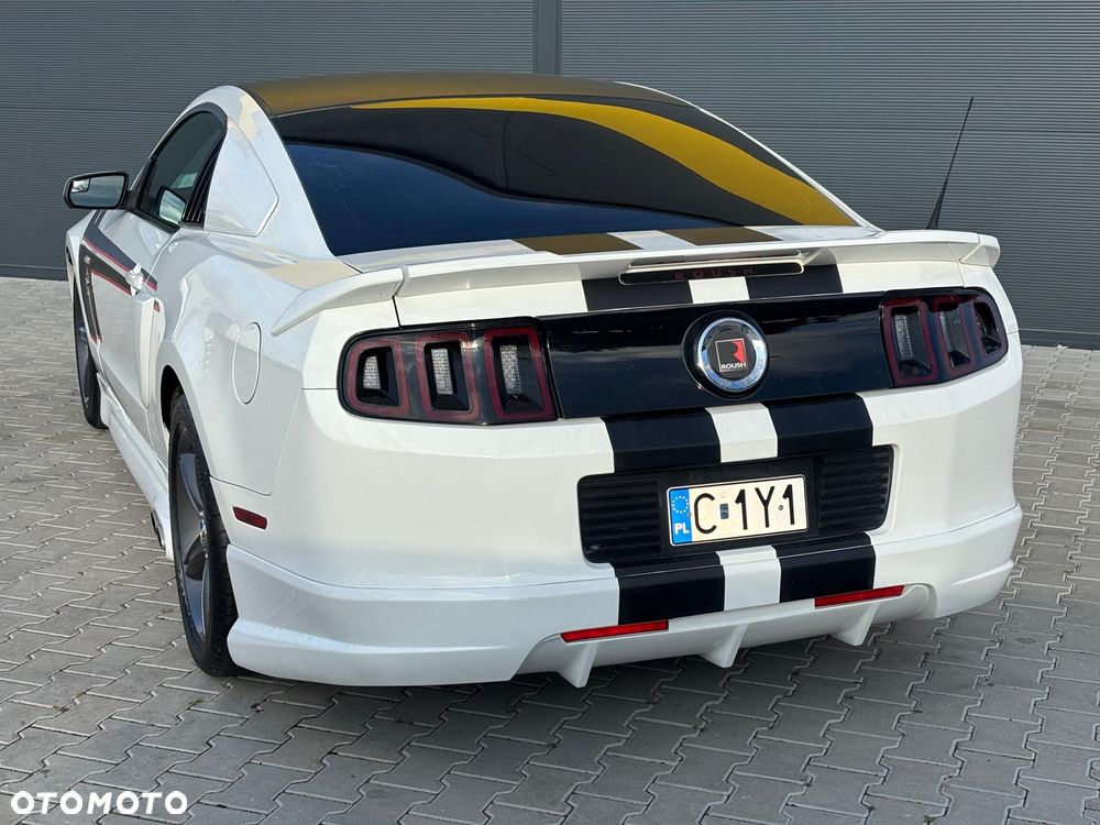 Ford Mustang 5.0 V8 GT - 8