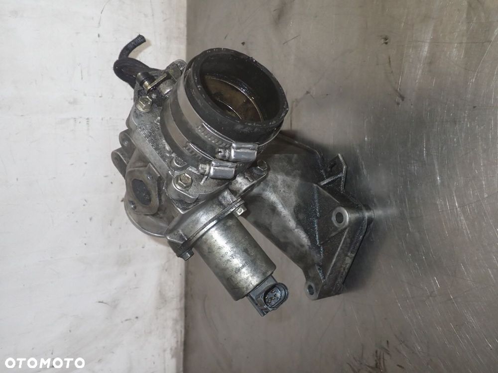 PRZEPUSTNICA Z PODSTAWĄ I EGR RENAULT LAGUNA 2.2 8200276591   -8200294794 - 1