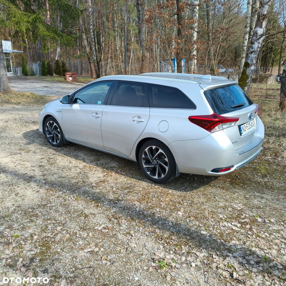 Toyota Auris Hybrid 135 Prestige - 4