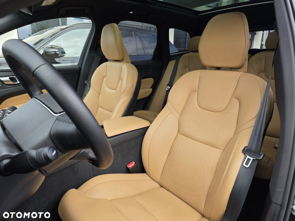 Volvo XC 60 B5 B AWD Ultra Dark - 10
