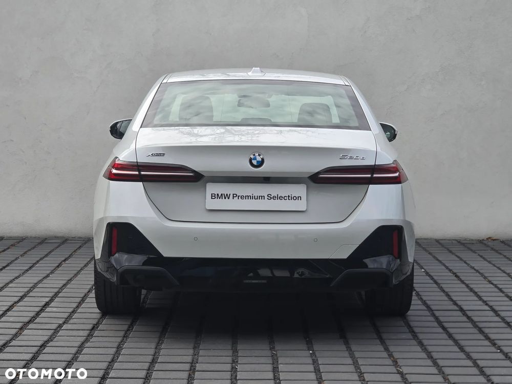 BMW Seria 5 520d xDrive mHEV M Sport - 4