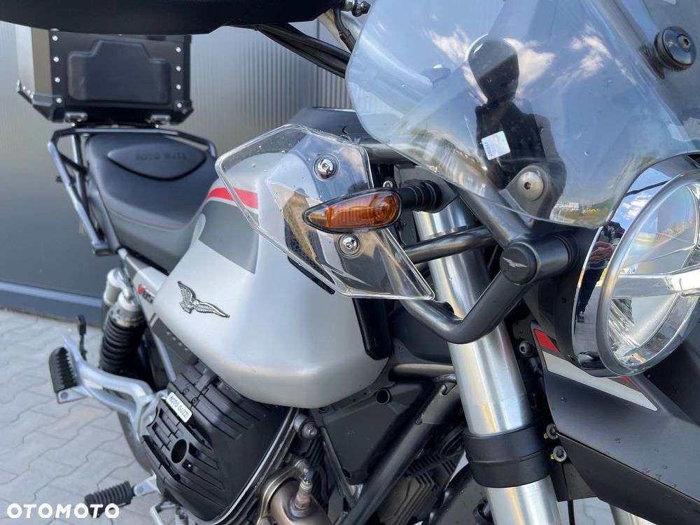 Moto Guzzi V85 - 24