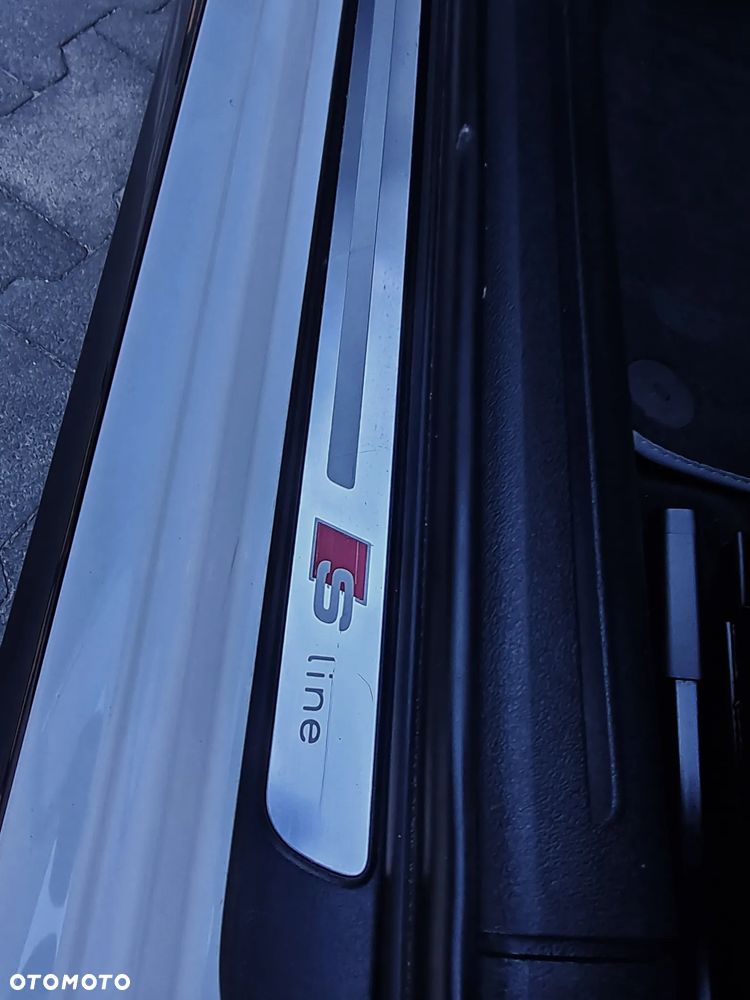 Audi A4 Avant 2.0 TDI S tronic quattro design - 32