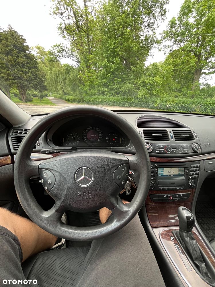 Mercedes-Benz Klasa E 220 CDI Automatik Classic - 27