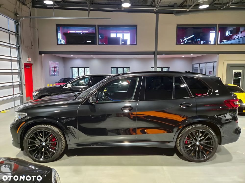 BMW X5 M50i