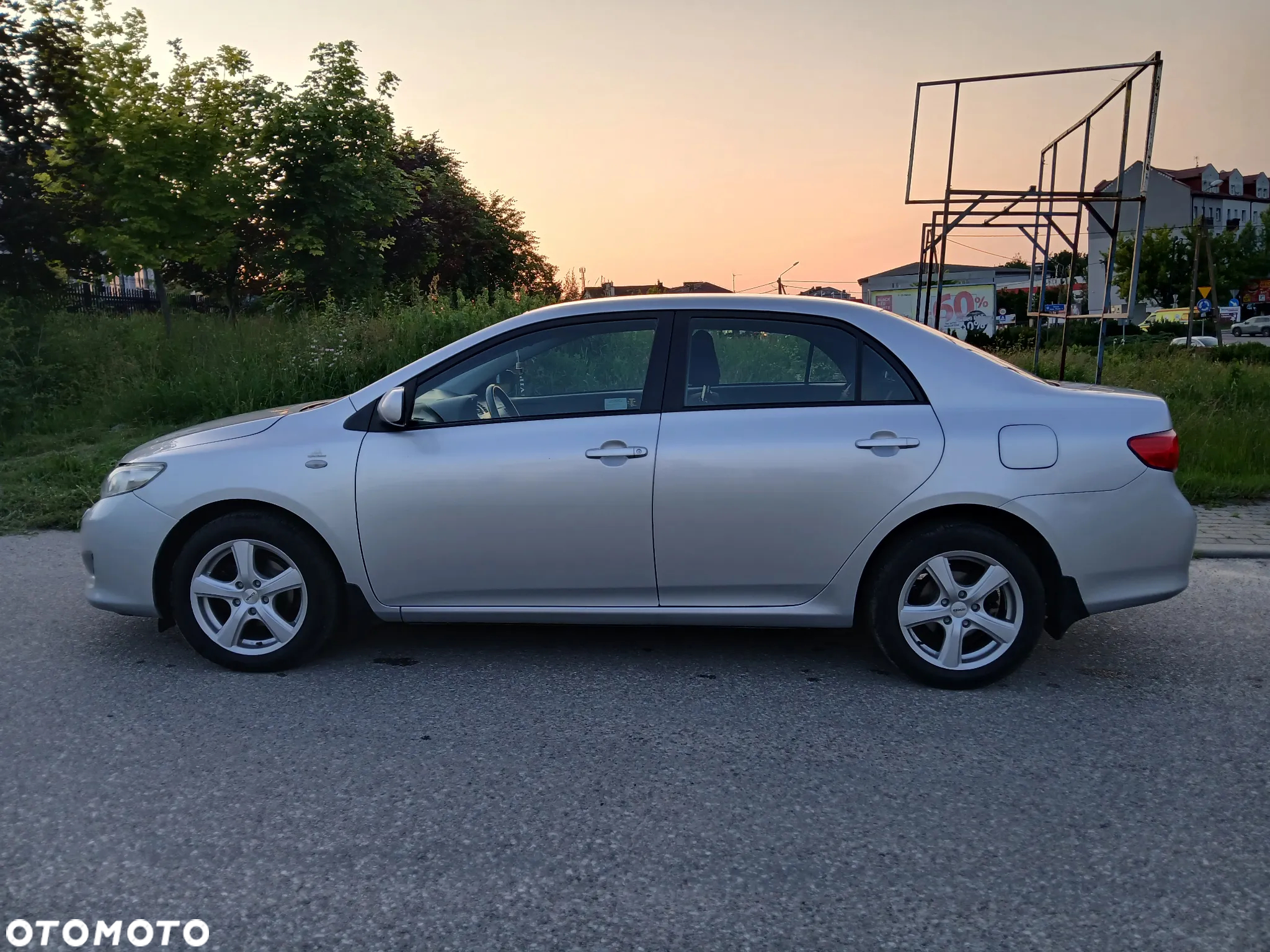 Toyota Corolla - 2