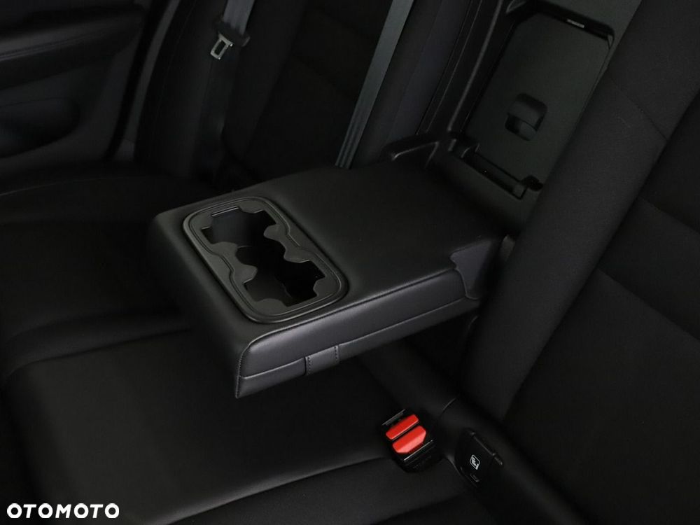 Volvo V60 D3 Momentum Pro - 40