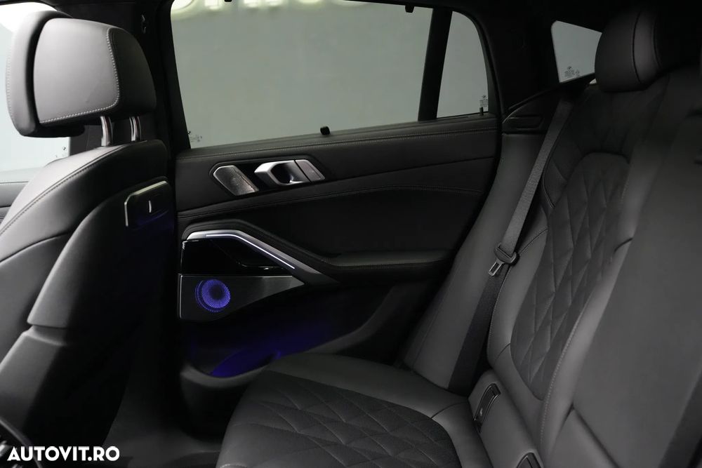 BMW X6 M M60i xDrive - 24