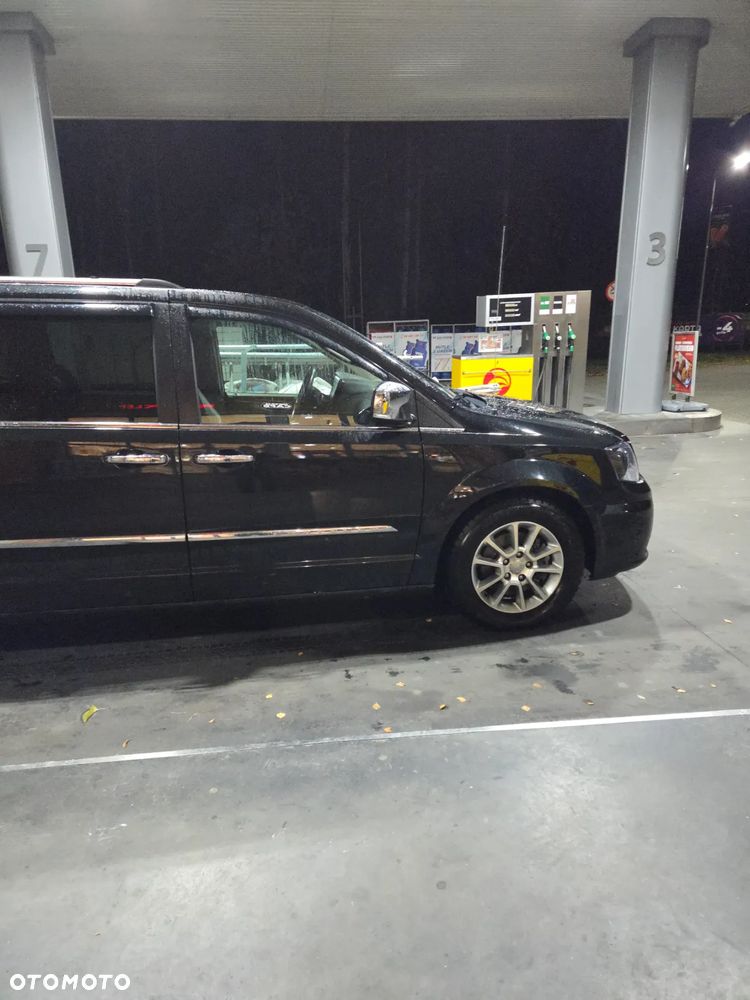 Chrysler Town & Country 3.6 Touring - 26