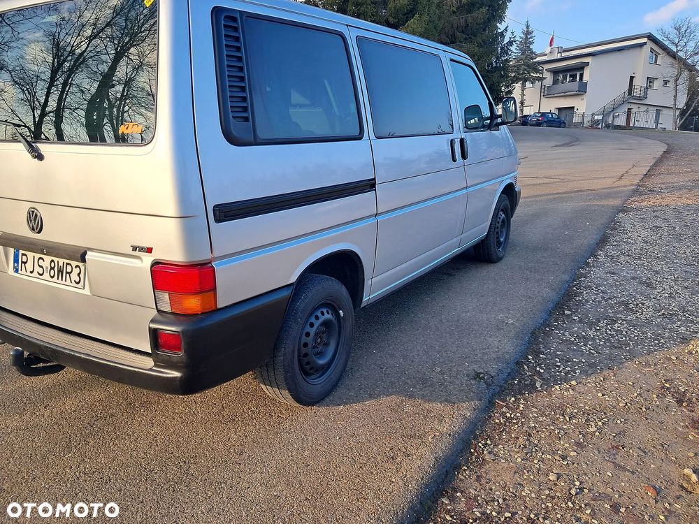 Volkswagen Caravelle - 5