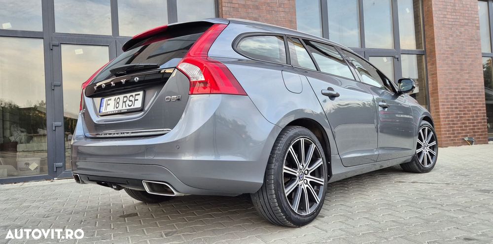 Volvo V60 D6 Plug-In-Hybrid AWD Geartronic Summum - 33