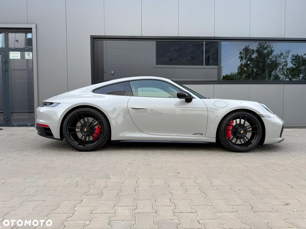 Porsche 911 Carrera GTS - 5