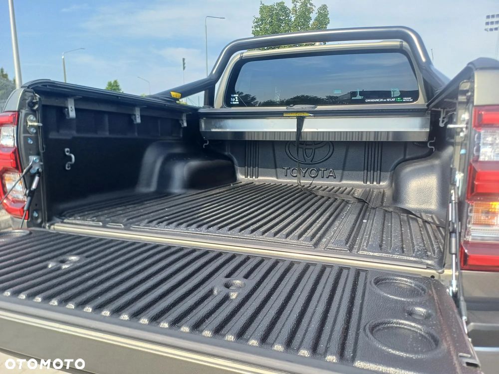 Toyota Hilux - 14