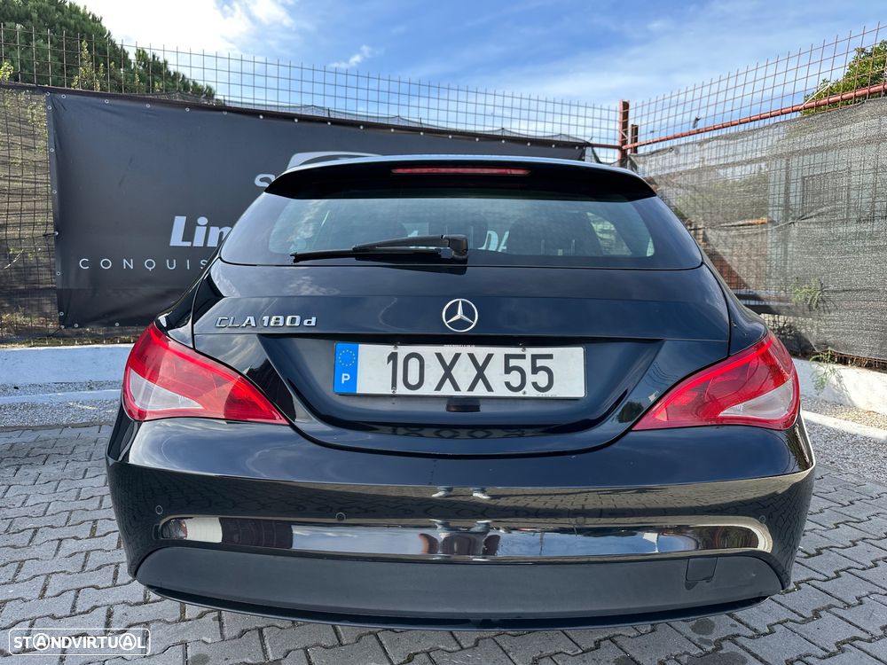 Mercedes-Benz CLA 180 d Shooting Brake - 3