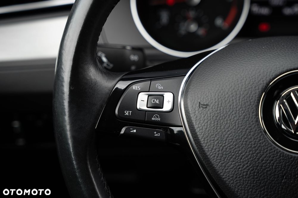 Volkswagen Passat Variant 1.6 TDI BMT Trendline - 33