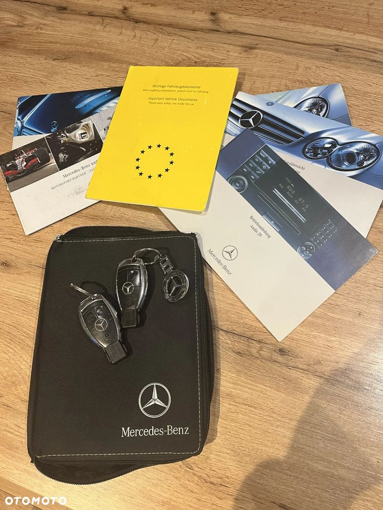 Mercedes-Benz CLK - 25