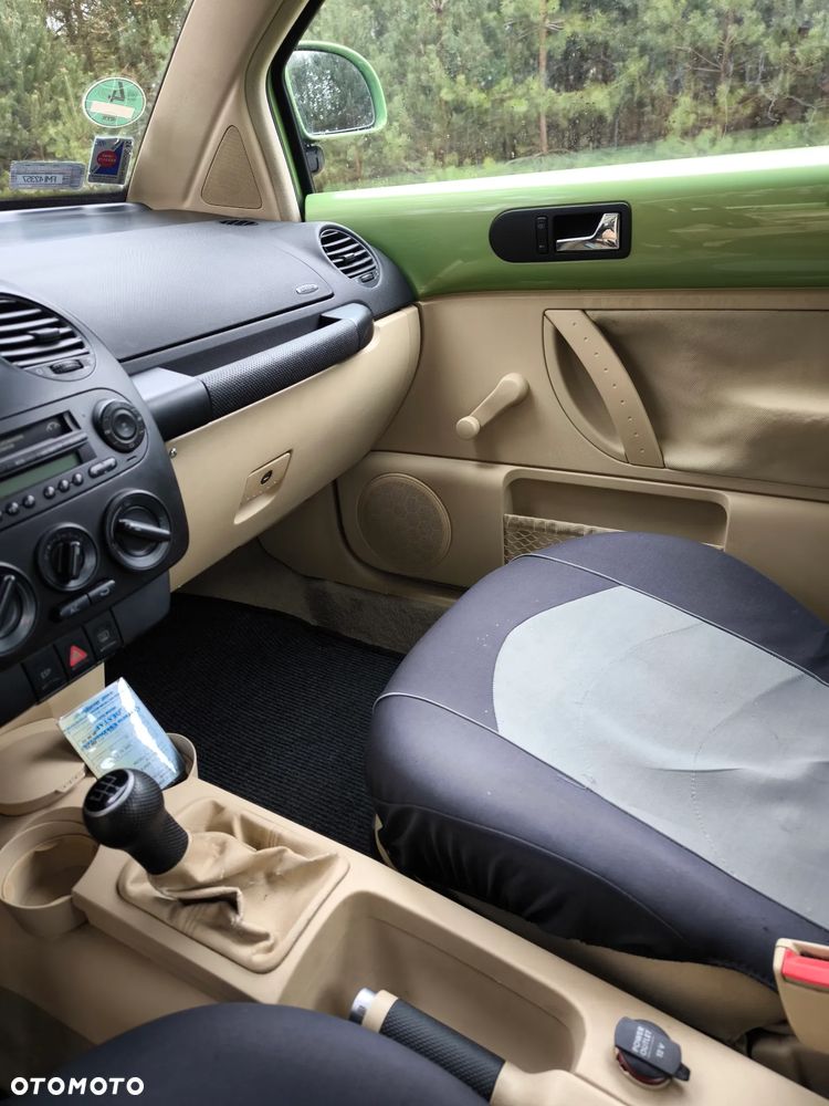 Volkswagen New Beetle - 9