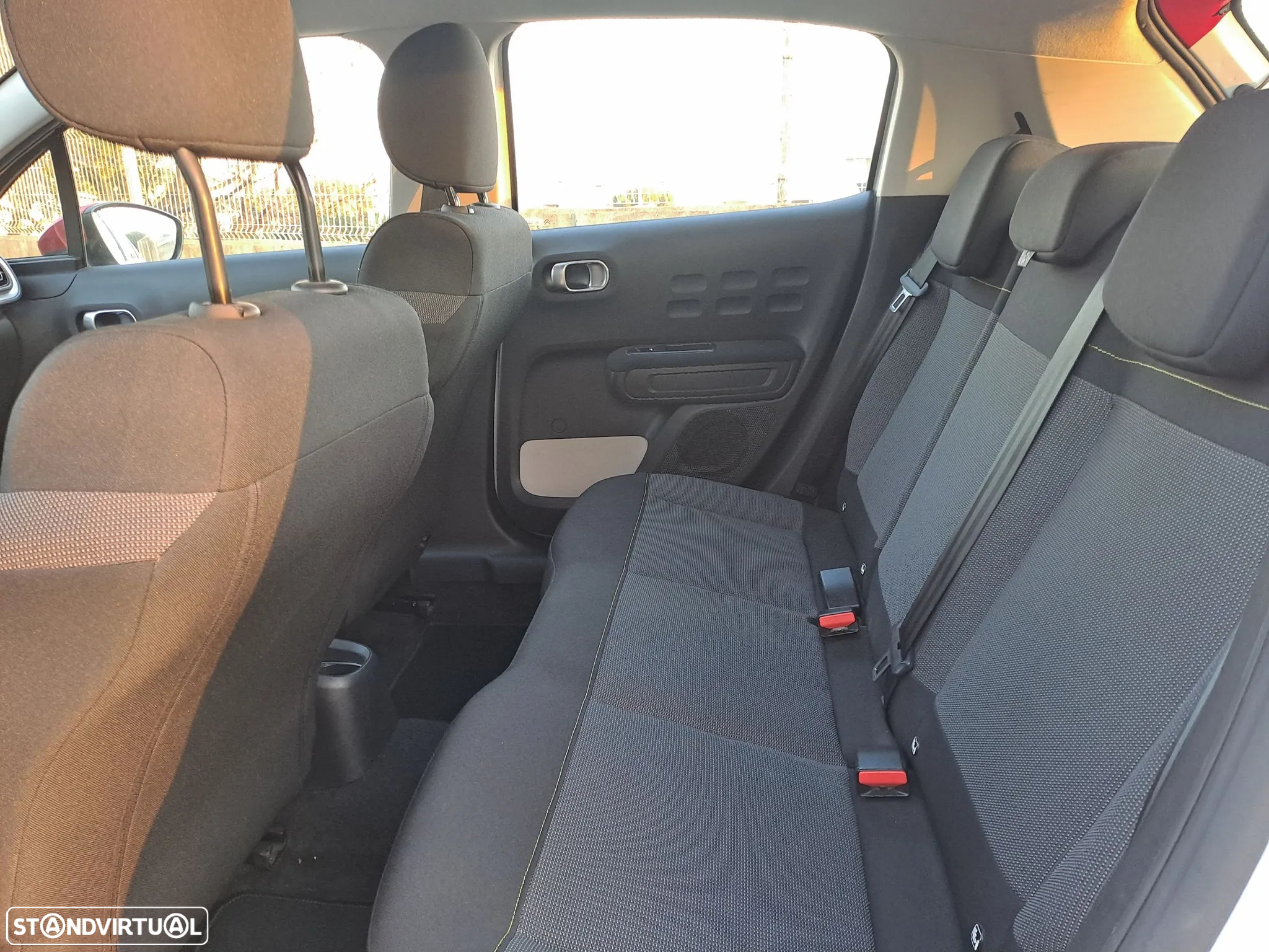 Citroën C3 1.2 PureTech Shine - 10