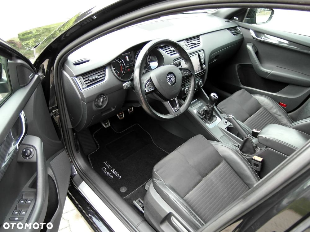 Skoda Octavia 2.0 TDI RS - 32