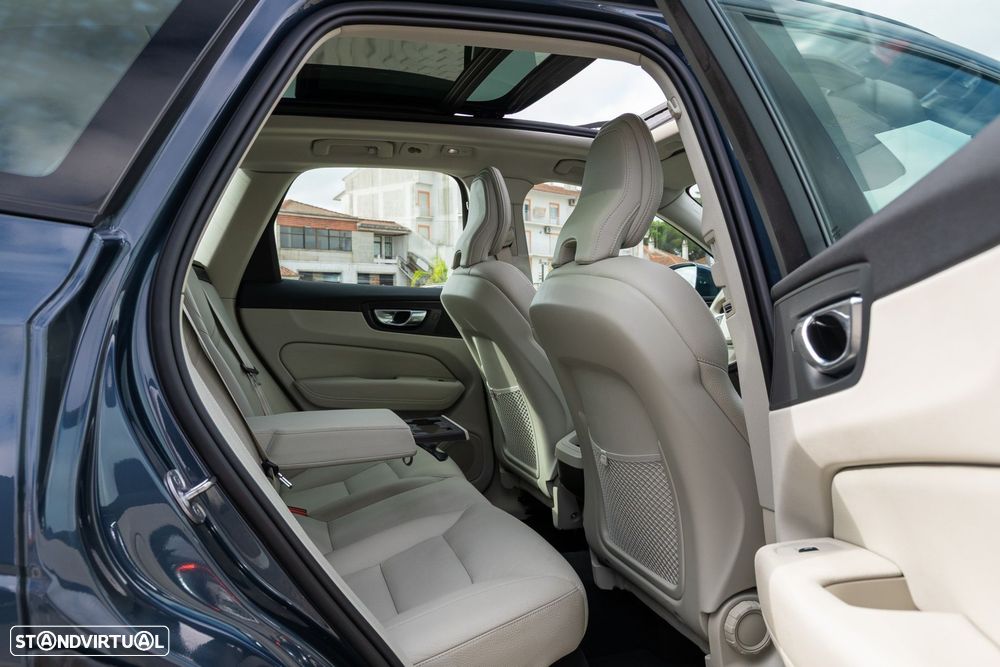 Volvo XC 60 2.0 B4 Momentum - 15
