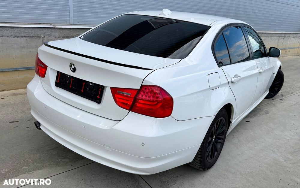 BMW Seria 3 320d DPF Edition Exclusive - 13