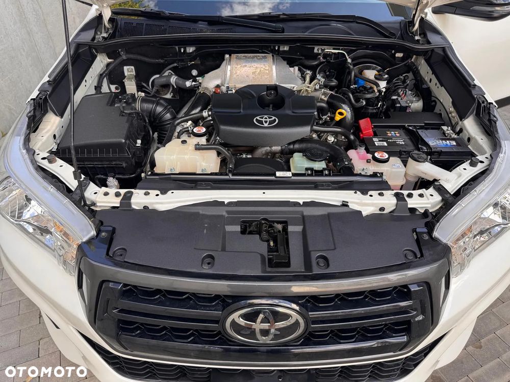 Toyota Hilux - 22