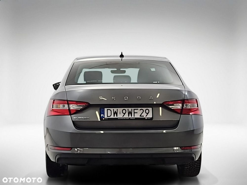 Skoda Superb 2.0 TDI SCR Ambition DSG - 5