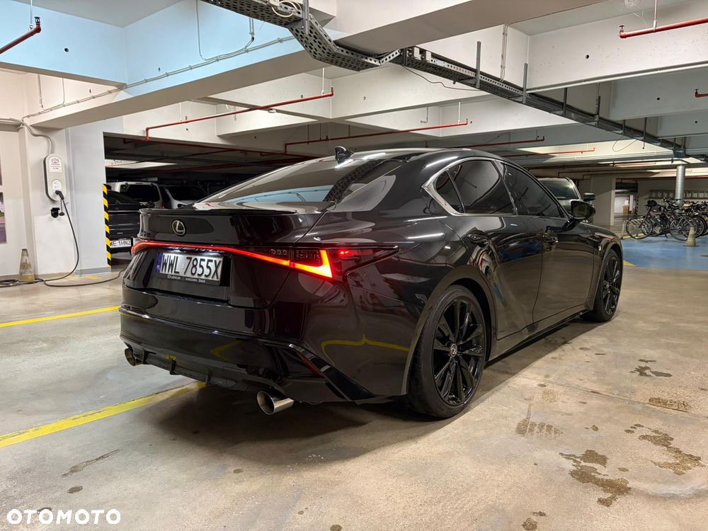 Lexus IS - 32