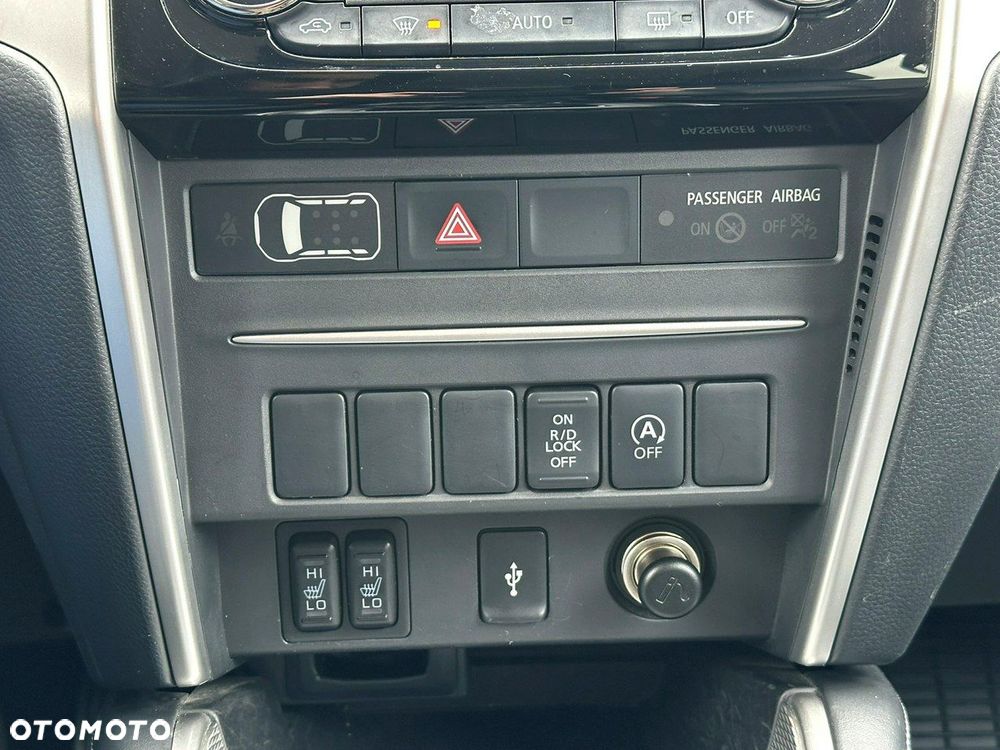 Mitsubishi L200 2.2 d DC Instyle Plus - 29