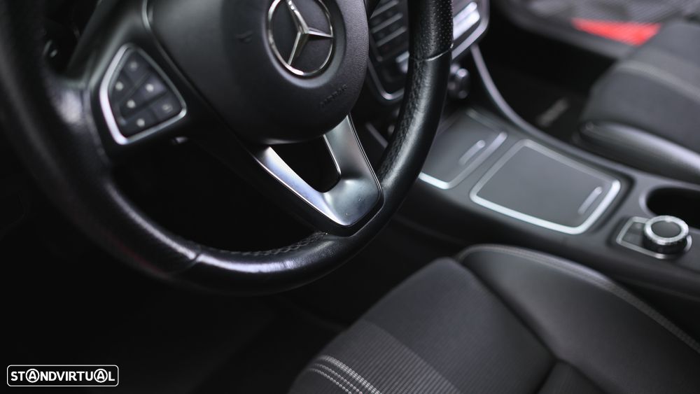 Mercedes-Benz CLA 200 d Shooting Brake Urban Aut. - 46