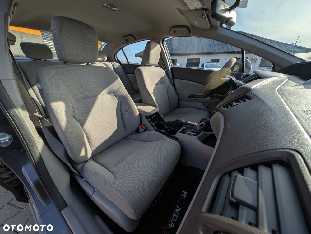 Honda Civic 1.8 Executive i-SHIFT - 35