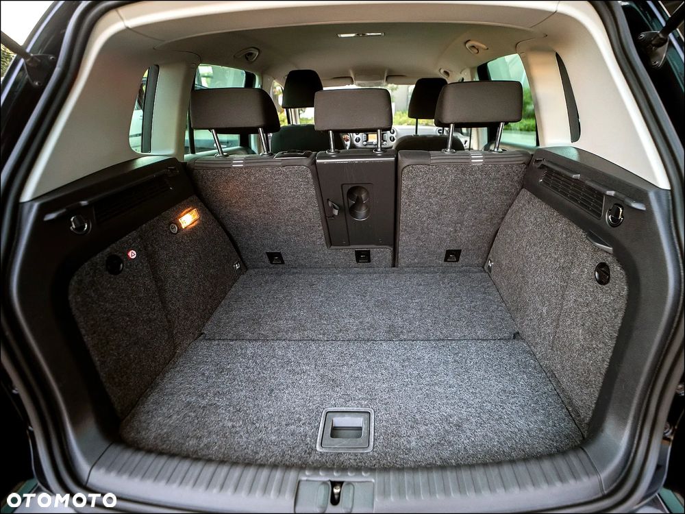 Volkswagen Tiguan - 38