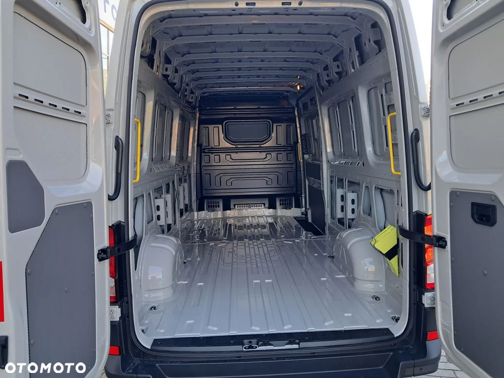 Volkswagen Crafter - 26