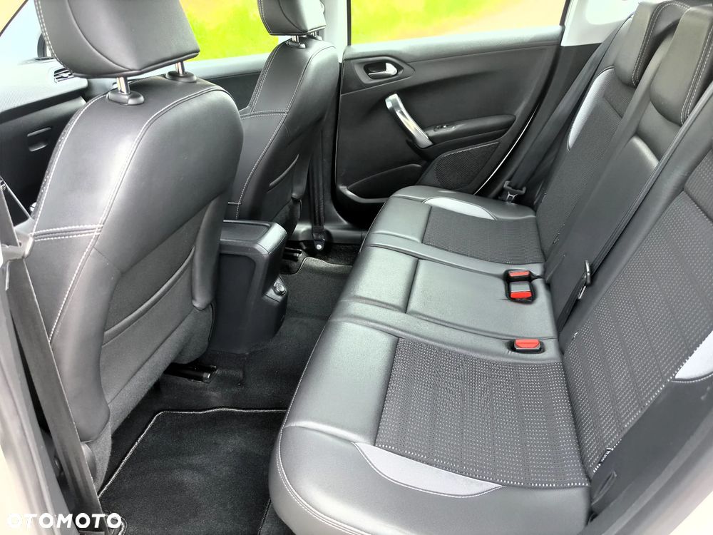 Peugeot 2008 1.6 VTi Allure - 26