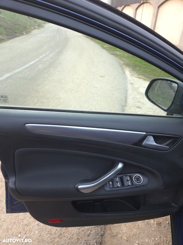 Ford Mondeo 2.0 TDCi Trend - 13