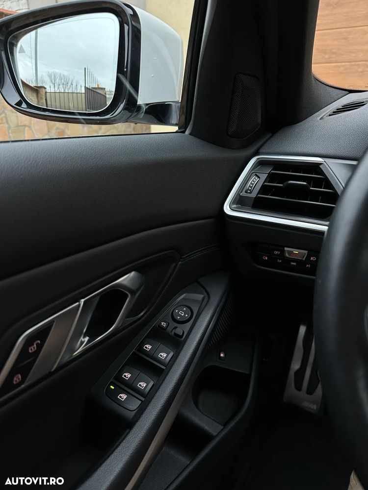 BMW Seria 3 320e Aut. M Sport - 32