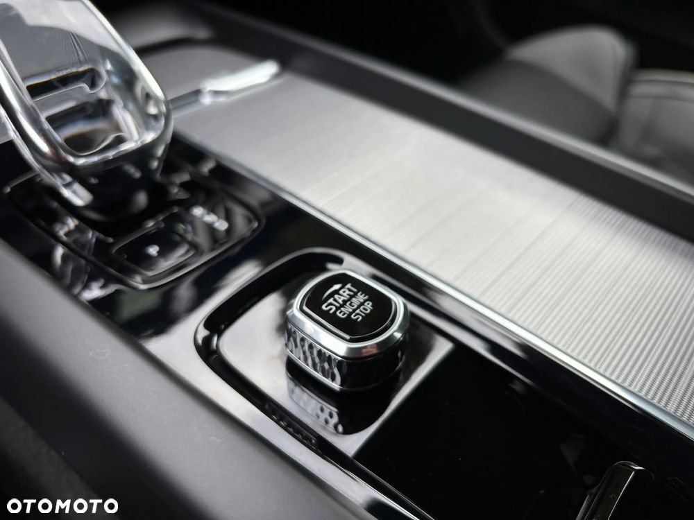 Volvo XC 60 B4 D AWD Geartronic RDesign - 32