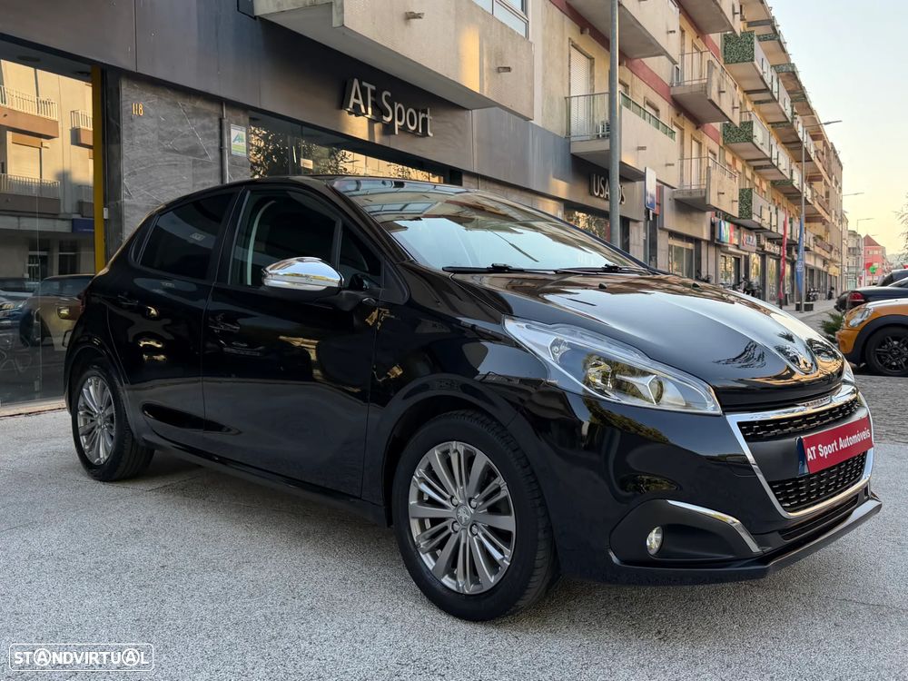 Peugeot 208 1.2 PureTech Signature - 2