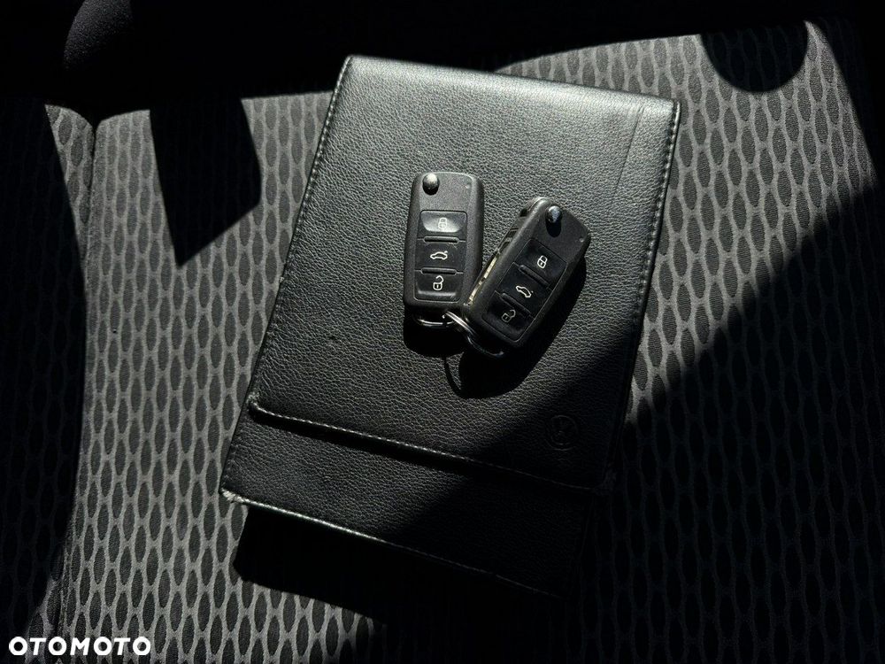 Volkswagen Golf - 26